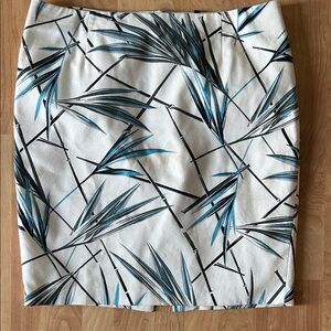 White House Black Market White Graphic Tropic Blue Formal Skirt Size 14